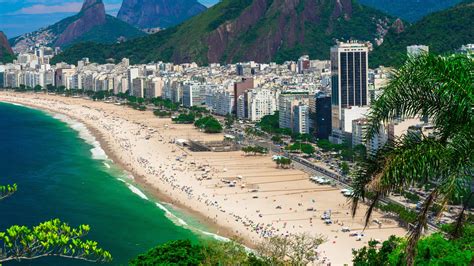 L'Entrée de la rivière Santa-Maria au Rio de Janeiro: Une Vision Romantique et Audacieuse du Brésil Colonial!